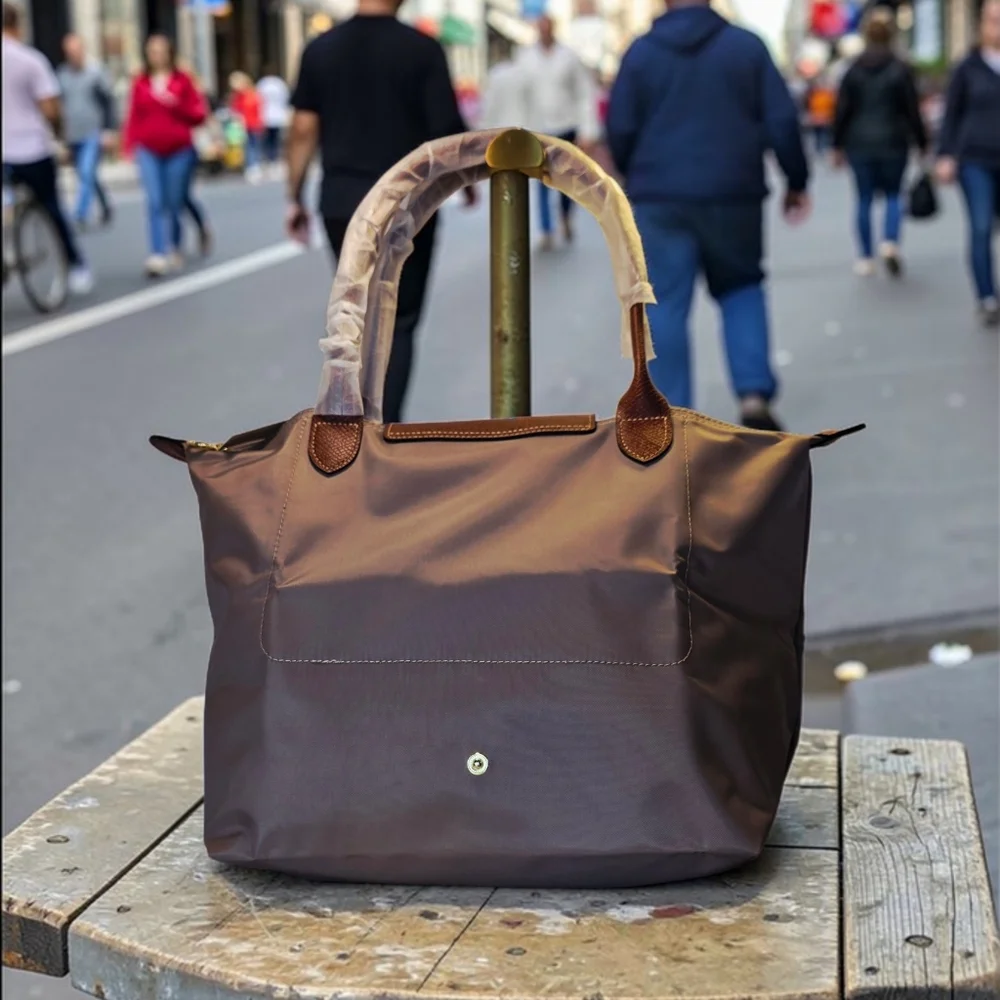 SALE!! 2026 New Designer Light Brown Medium Tote in Nylon NWT - Picture 2 of 11